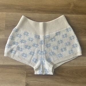 Out From Under Urban Outfitters Snowflake Knit Shorts – Rare - NWOT – Size M